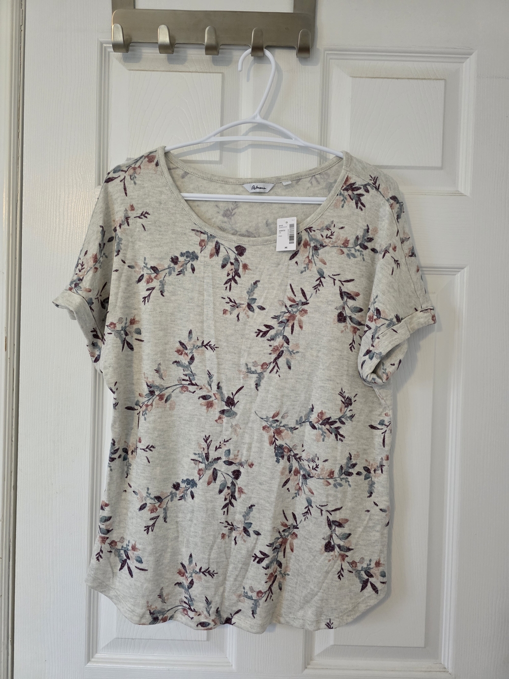 ✨️ NWT ✨️ | Floral Scoop Neck Tee | SZ Medium